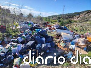 Torremolinos identifica a los autores de un vertido incontrolado en el arroyo Cueva de la Higuera