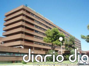 Trasladan al hospital de Albacete a un trabajador herido tras explotar un neumático en un taller de La Roda