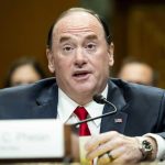 Trump alega que el exsecretario de la Marina "tuvo conflictos" en el Pentágono