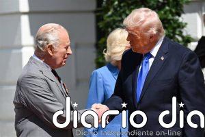 Trump anuncia la retirada parcial de aranceles al whisky de Reino Unido tras la visita de Carlos III