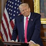 Trump extiende la suspensión de la 'Ley Jones' para abaratar el transporte de petróleo entre puertos de EEUU