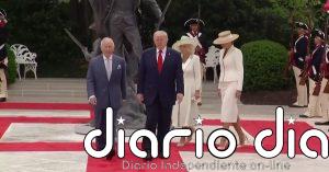 Trump y el rey Carlos de Inglaterra recorren juntos la alfombra roja hasta el Despacho Oval en Washington