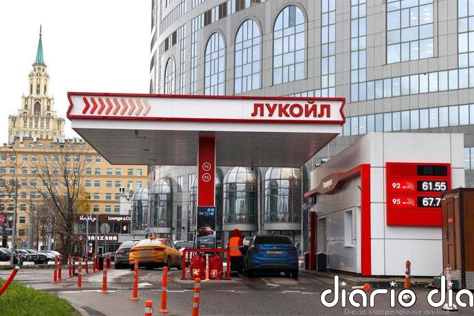 Ucrania ataca instalaciones de la petrolera Lukoil y un oleoducto en el oeste de Rusia