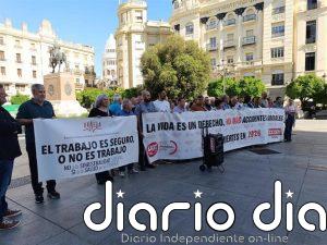 UGT y CCOO exigen en Córdoba con una concentración una mejora de la Ley de Prevención de Riesgos Laborales
