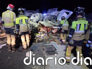 Un hombre queda inconsciente tras sufrir un accidente con una autocaravana en la A-33, en Abarán