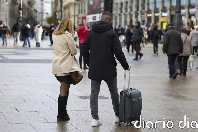 Un total de 2,3 millones de residentes nacidos fuera de España llegó al país en 2023 y 2024