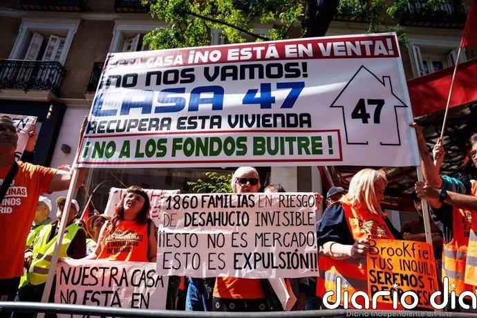 Una concentración ante 'Génova' reclama al PP el apoyo la prórroga del alquiler y carga contra su uso "especulativo"