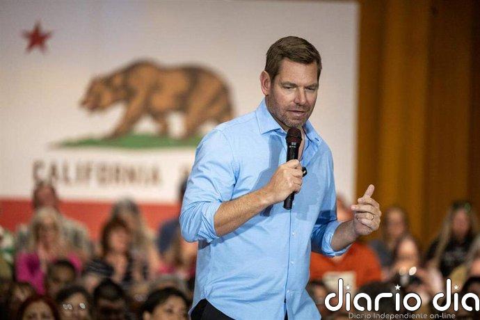 Una mujer acusa de forma pública al congresista demócrata Eric Swalwell de violación sexual