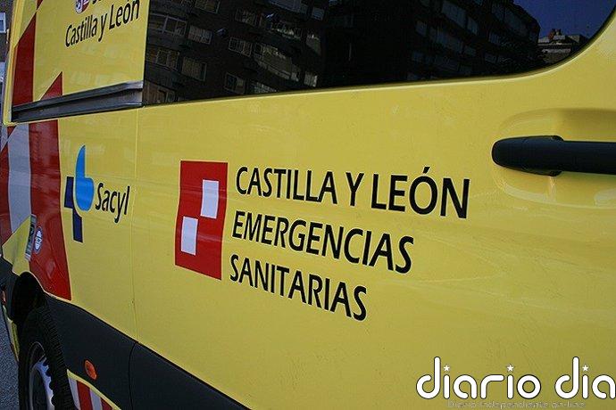 Una mujer inconsciente tras ser atropellada por un vehículo sin freno de mano en Santa Marina del Sil (León)