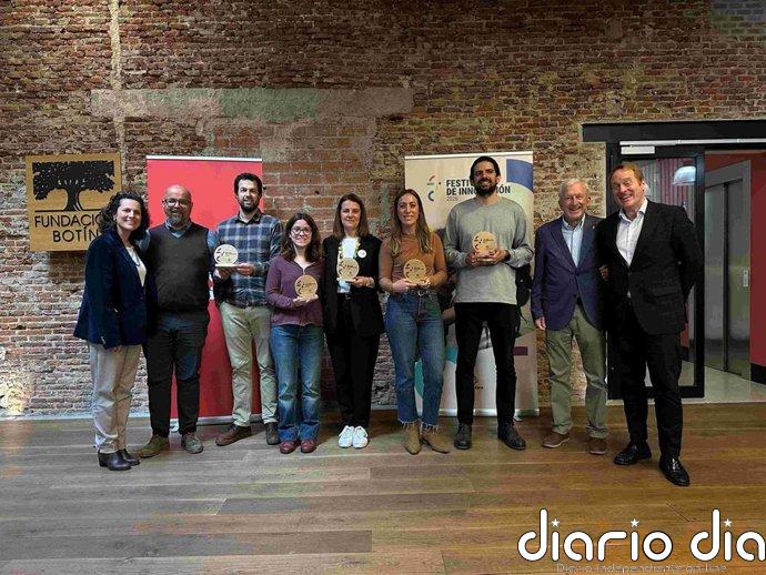 Una revista contra la soledad no deseada, un taller de reciclaje y una empresa agraria, Premios de innovación de Cáritas