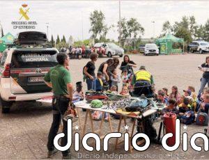 Unos 700 escolares participan en una exposición de medios en la Comandancia de la Guardia Civil en Cáceres