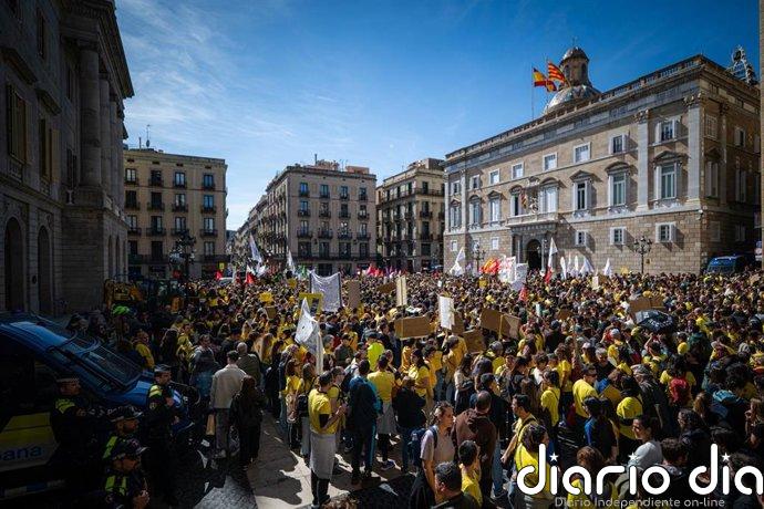 Ustec·Stes impulsa una consulta entre los docentes catalanes sobre una nueva huelga