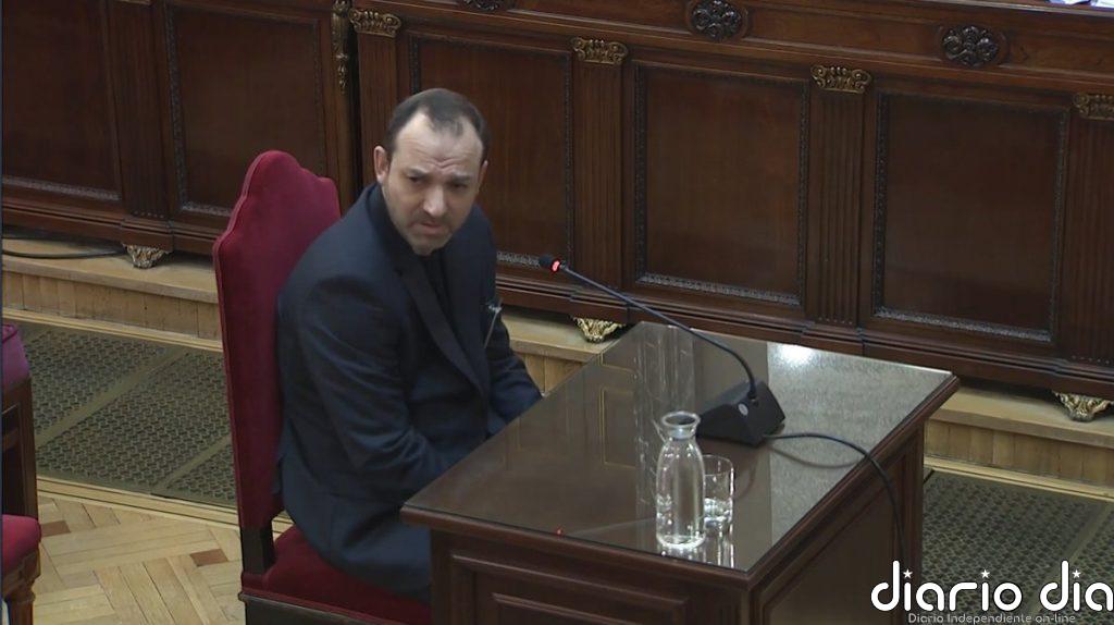 Víctor Ábalos niega ser "custodio" del dinero de su padre o hablar con Koldo "en clave": "Le gusta mucho el café"