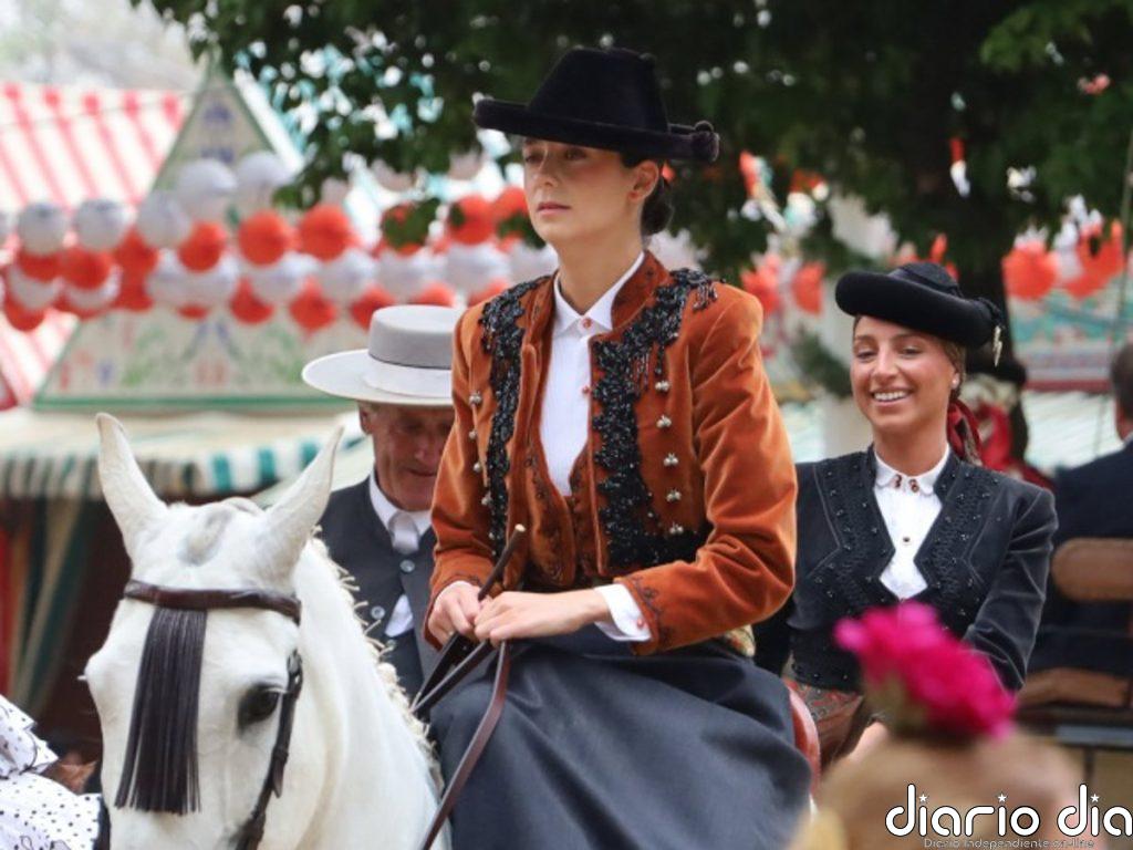 Victoria Federica, pura elegancia a caballo en la Feria de Abril