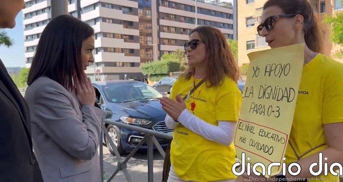 Zarzalejo asegura a trabajadoras de escuelas infantiles que "trabaja" en las reivindicaciones dentro de sus competencias