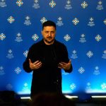 Zelenski afirma que Ucrania está por primera vez "suficientemente armada para defenderse de los ataques rusos"