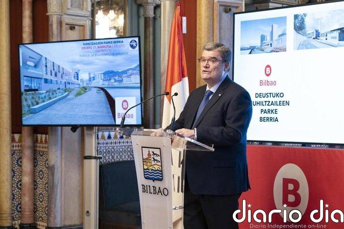 Aburto tendrá este viernes su primera aparición pública en un acto del Ayuntamiento desde su operación