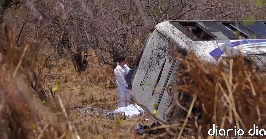 Al menos 11 muertos en un accidente de autobús en Nayarit (México)