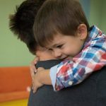 Aldeas Infantiles destaca el "compromiso" de las familias que cuidan a 16.000 niños tutelados en España y pide más apoyo