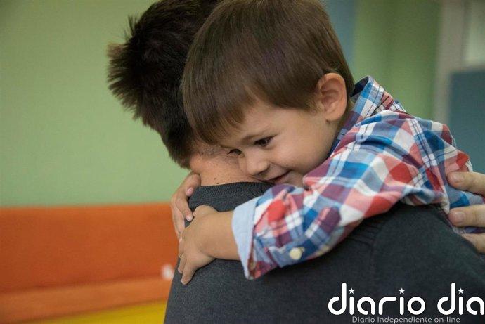 Aldeas Infantiles destaca el "compromiso" de las familias que cuidan a 16.000 niños tutelados en España y pide más apoyo