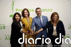 Alejandra Kindelán apela a "un gran pacto por la educación financiera" en los Premios Alcanza