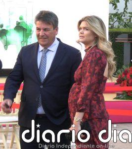 Alejandra Ruiz de Rato, embarazada de su segundo hijo. Espartaco, orgulloso abuelo, lo confirma