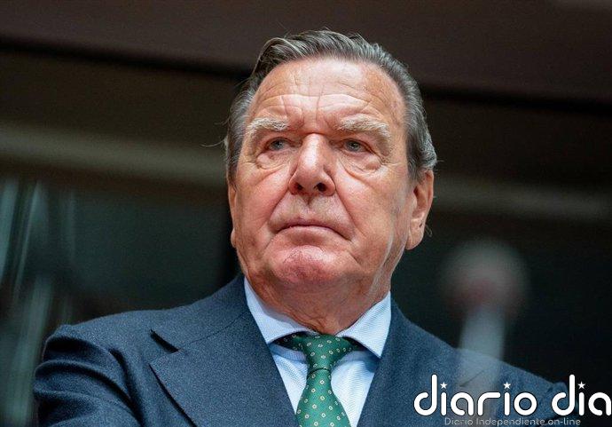 Alemania rechaza que Schroeder ejerza de mediador entre Rusia y Ucrania: "No ha demostrado neutralidad"