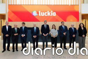Alfonso Rueda reivindica la "responsabilidad y conciencia" de Luckia en la inauguración de su nueva sede en A Coruña