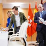 Almeida insiste en que en Montecarmelo se estaban ejecutando "vestuarios" y asevera que no pararán obras del parque