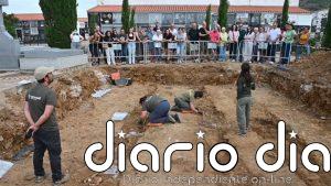 Aparecen restos de hasta 11 personas en una fosa clandestina en el cementerio de Castuera (Badajoz)