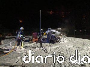 Arde una furgoneta camperizada en Siero