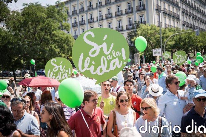 Asociaciones provida se manifiestan en Madrid contra el blindaje del aborto y piden "que se deroguen las leyes antivida"