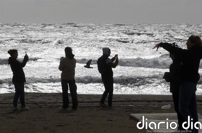 Aviso amarillo este domingo por viento y oleaje en Cádiz con rachas del este de hasta 80 km/h