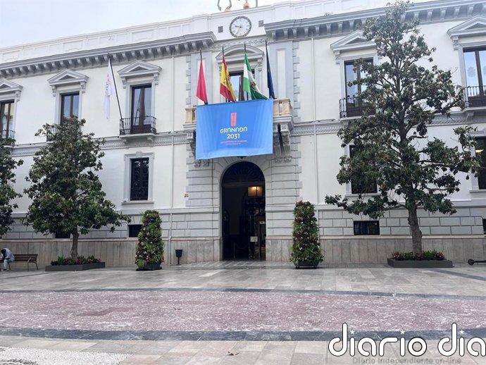 Ayuntamiento de Málaga mejora la accesibilidad y ordena el aparcamiento en la calle Real de El Fargue con nuevas aceras