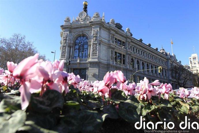 Banco de España prevé que la deuda de los hogares copará el 65% de sus rentas en 2028 por la guerra en Irán