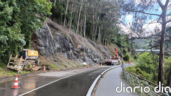 Barakaldo inicia las obras para estabilizar el talud de la carretera a El Regato, tras un desprendimiento