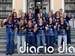 Barbón recibe al Lobas Global Atac Oviedo tras su ascenso a la máxima categoría nacional del balonmano femenino