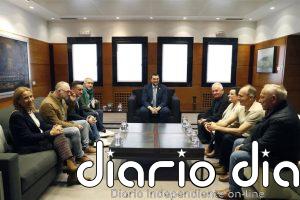 Barbón reivindica una "lucha de valores" entre lo público y privado en la entrega de los Premios Primero de Mayo de UGT