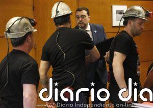 Barbón traslada a los trabajadores de Mina Miura que estudiará extinguir la concesión actual para licitar el yacimiento