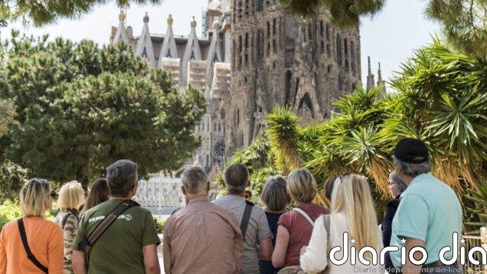 Barcelona programa 108 actuaciones de juego infantil para los vecinos en plazas turísticas