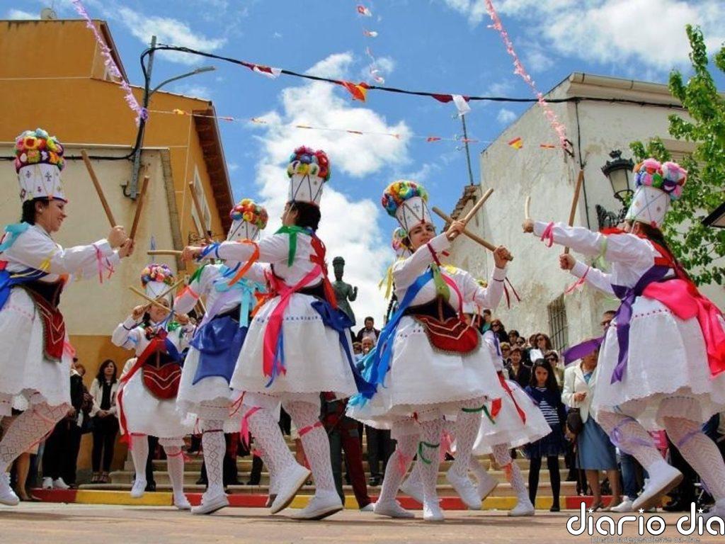 Belinchón ultima la celebración de los 330 años de su Cristo Arrodillado y pone a punto a sus danzantes