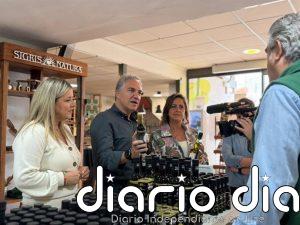 Bendodo dice que el PP es "el partido del campo" y critica que el Gobierno "le niega el agua" a la provincia de Jaén