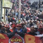 Bolivia está paralizada por semanas de bloqueos en las vías