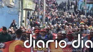 Bolivia está paralizada por semanas de bloqueos en las vías