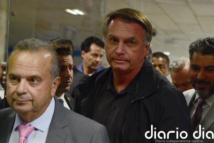 Bolsonaro es ingresado este viernes para someterse a una cirugía en su hombro