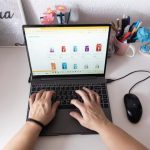 Bruselas estudia revisar las reglas de derechos de autor en mercado digital para abordar el avance de la IA