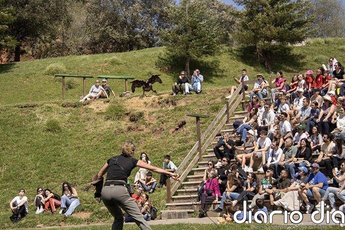 Cabárceno recibe este sábado 5.372 visitantes, mil menos que ayer