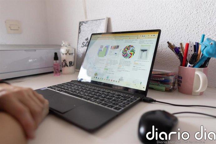 Casi el 40% de los adolescentes ha recibido alguna solicitud de carácter sexual o económico en Internet, según APRAMP