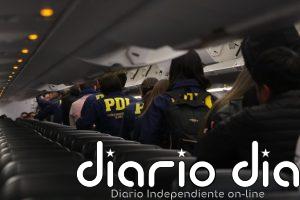 Chile expulsa a 80 migrantes en su tercer vuelo de deportación bajo el plan de Kast