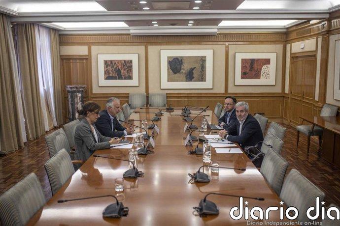 Clavijo anuncia que el crucero no atracará en Canarias: solo fondeará y la evacuación será con una lancha